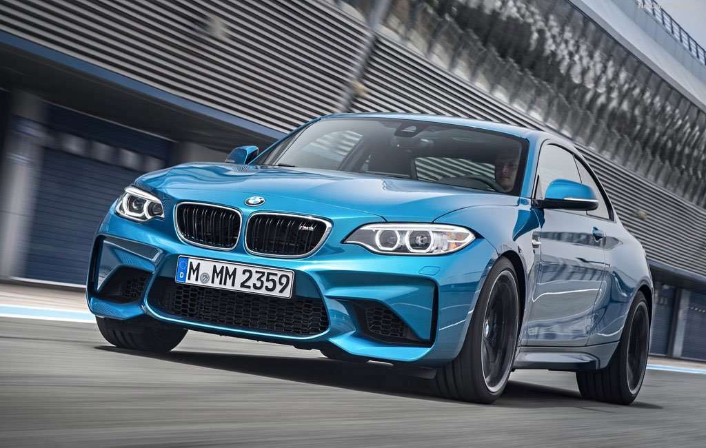 Video: BMW M2 Libas Nurburgring dalam 07:58 Menit Video: BMW M2 Libas Nurburgring dalam 07:58 Menit