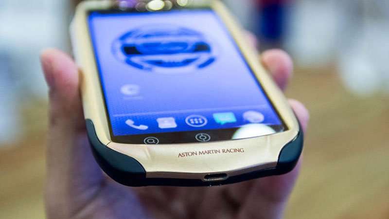 Aston Martin 808 Smartphone Aston Martin 808 Smartphone