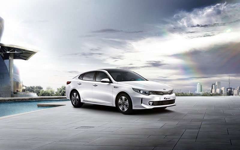 Kia Mulai Jual Optima Hybrid Sporty Sedan Kia Mulai Jual Optima Hybrid Sporty Sedan
