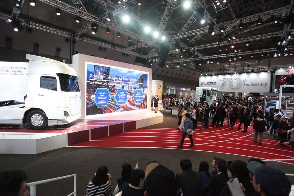UD Trucks Tampilkan Sejarah dan Masa Depan di TMS 2015 UD Trucks Tampilkan Sejarah dan Masa Depan di TMS 2015