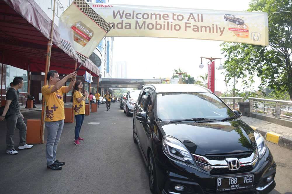 Uji Irit Honda Mobilio Tembus Rekor Baru 27,6 Km/Liter Uji Irit Honda Mobilio Tembus Rekor Baru 27,6 Km/Liter