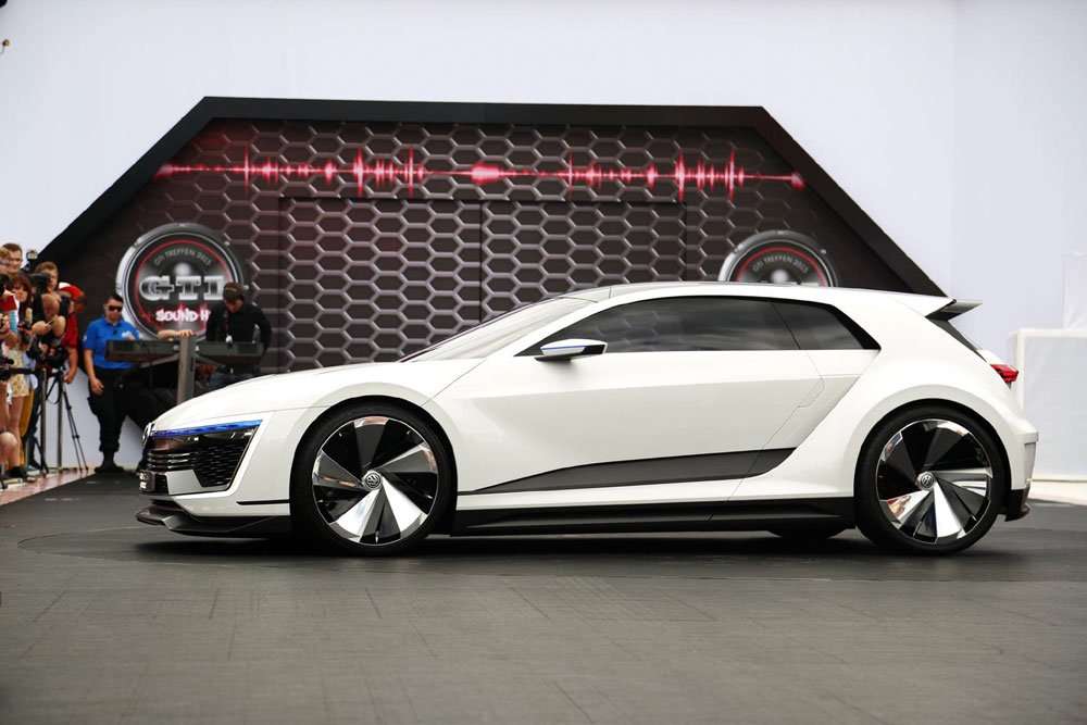 Volkswagen Golf GTE Sport Lakoni Debut di LA Auto Show Volkswagen Golf GTE Sport Lakoni Debut di LA Auto Show