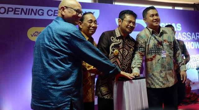 GIIAS Makassar Auto Show 2015 Dibuka GIIAS Makassar Auto Show 2015 Dibuka