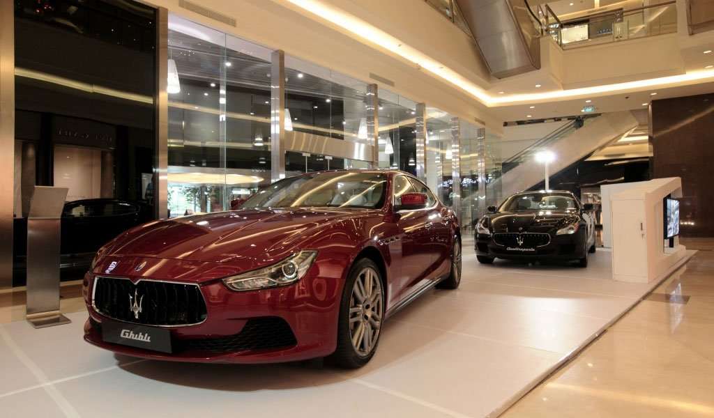 Maserati Bagi-Bagi Paket Aksesoris US$ 1.500 Maserati Bagi-Bagi Paket Aksesoris US$ 1.500