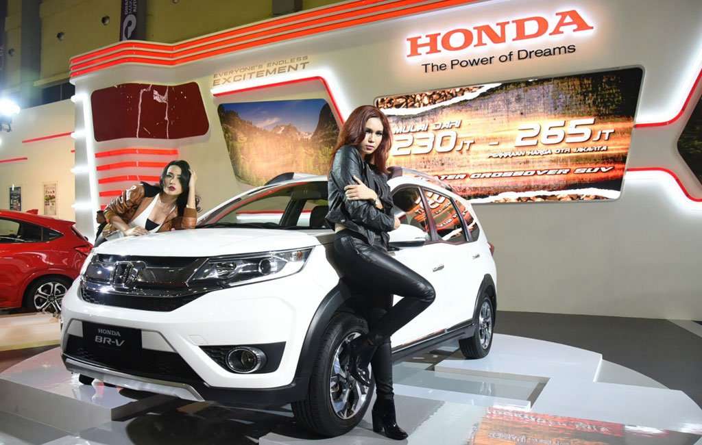 Honda BR-V Hadir Serentak di 4 Kota Sekaligus Honda BR-V Hadir Serentak di 4 Kota Sekaligus