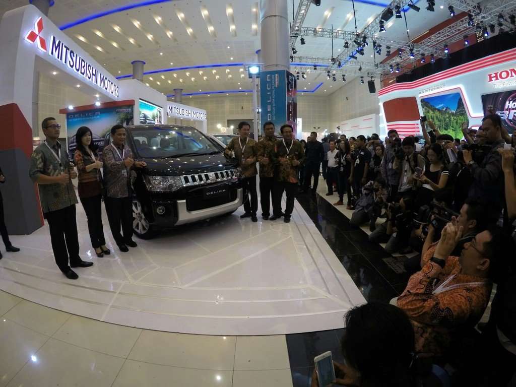 Mitsubishi Delica Royal Merayu Konsumen Surabaya Mitsubishi Delica Royal Merayu Konsumen Surabaya