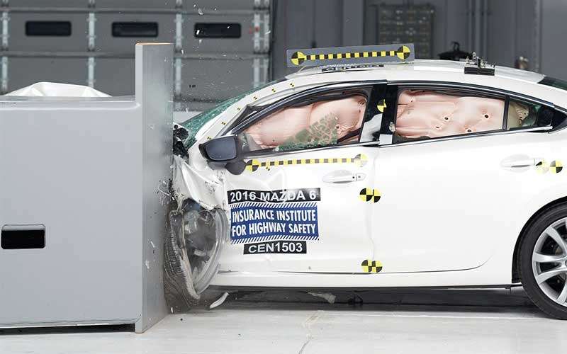 Ini Dia Mobil-Mobil Paling Aman Versi IIHS Ini Dia Mobil-Mobil Paling Aman Versi IIHS