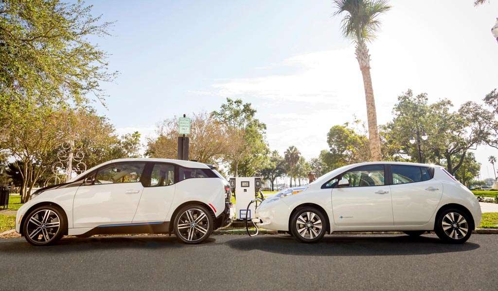 BMW dan Nissan Berduet Bangun Stasiun Pengisian Baterai BMW dan Nissan Berduet Bangun Stasiun Pengisian Baterai