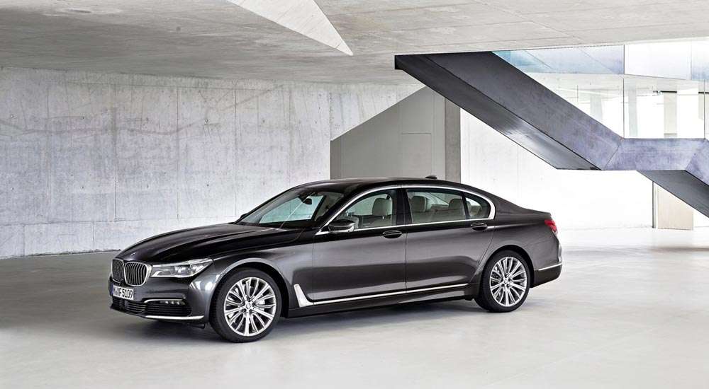 BMW Pasarkan Seri 7 dengan Empat Silinder? BMW Pasarkan Seri 7 dengan Empat Silinder?