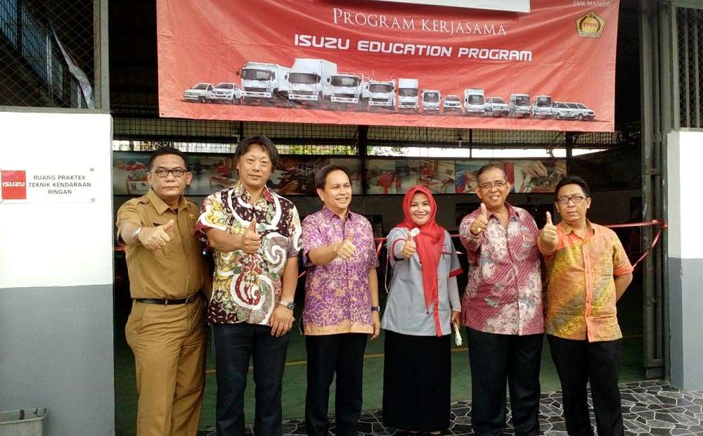 Gandeng SMK, Isuzu Gelar Education Program Gandeng SMK, Isuzu Gelar Education Program