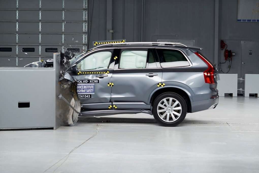 Volvo Dapat Penghargaan IIHS Top Safety Pick Volvo Dapat Penghargaan IIHS Top Safety Pick