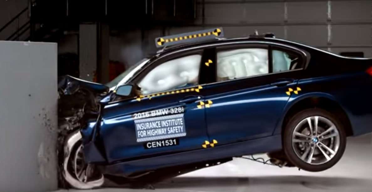 BMW 3 Series Gagal Dapat Penilaian Tinggi di IIHS BMW 3 Series Gagal Dapat Penilaian Tinggi di IIHS