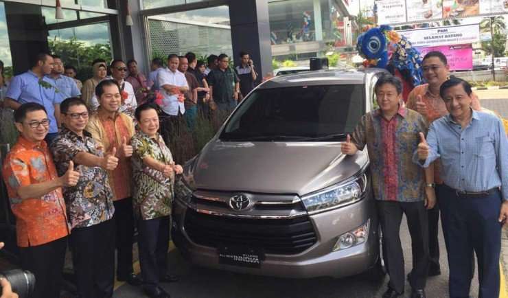 Toyota All New Kijang Innova Baru Kunjungi Pontianak Toyota All New Kijang Innova Baru Kunjungi Pontianak