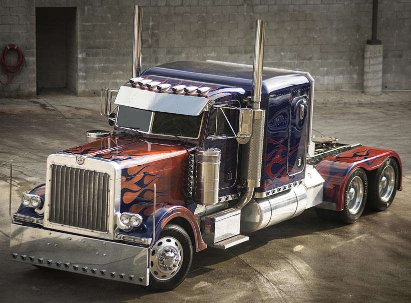 "Optimus Prime" Truk Transformers Dilelang "Optimus Prime" Truk Transformers Dilelang