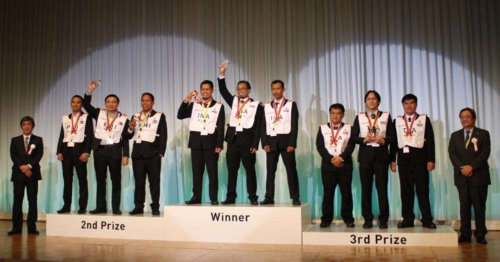 Astra Isuzu Raih 2 Gelar Di I-1 Grand Prix 2015 Astra Isuzu Raih 2 Gelar Di I-1 Grand Prix 2015