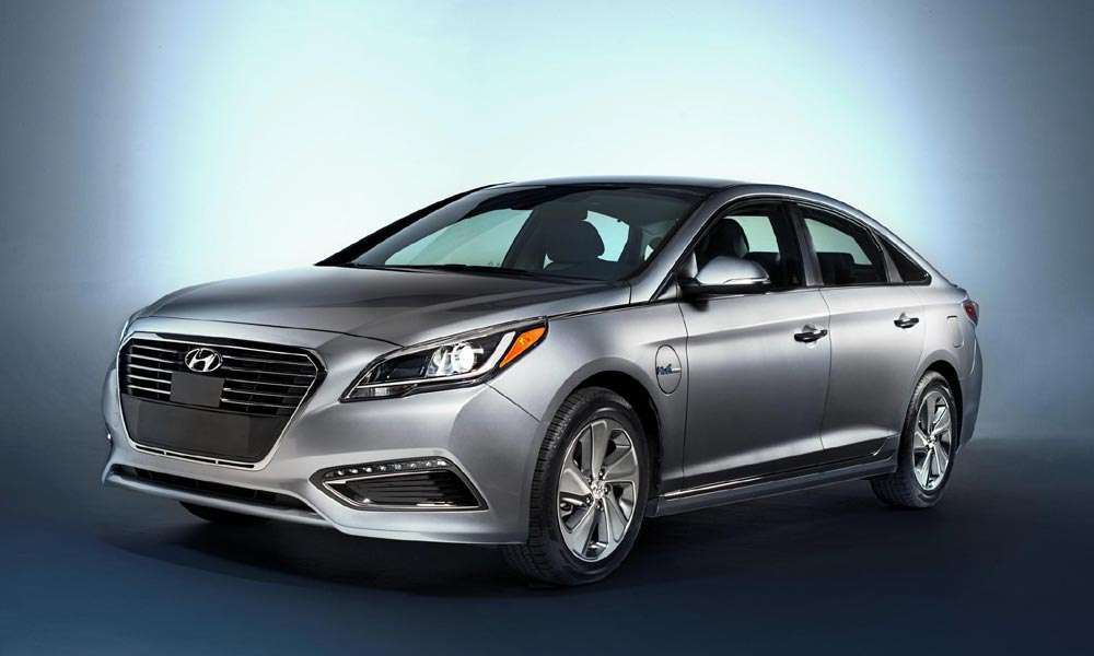 Hyundai Sonata 2016 Raih Penilaian Tertinggi dari IIHS Hyundai Sonata 2016 Raih Penilaian Tertinggi dari IIHS