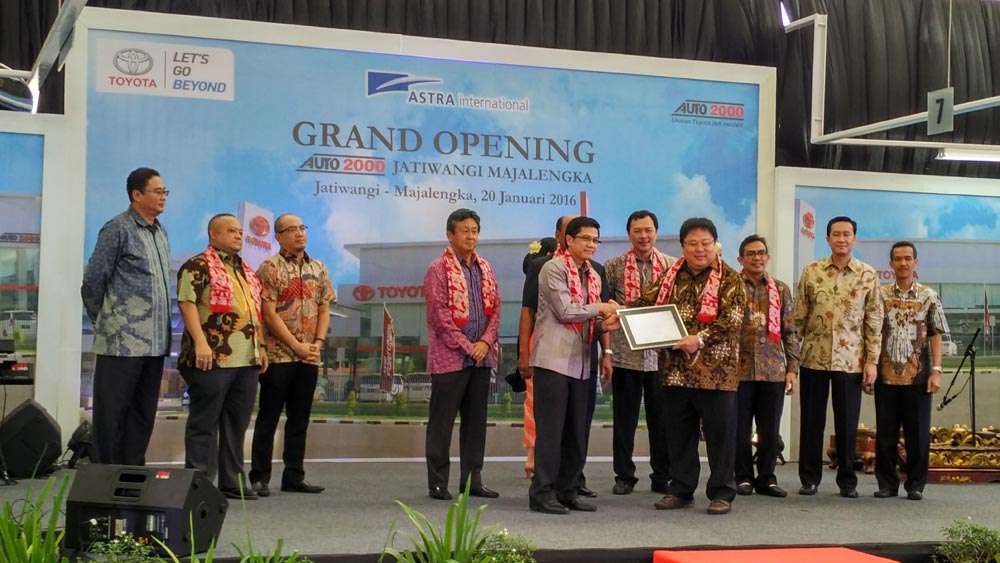 Toyota Resmikan Dealer Pertama di Malajengka Toyota Resmikan Dealer Pertama di Malajengka