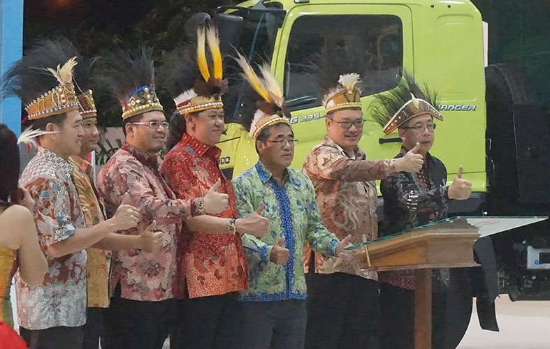 Garap Kawasan Timur, Hino Buka Showroom di Sorong Garap Kawasan Timur, Hino Buka Showroom di Sorong