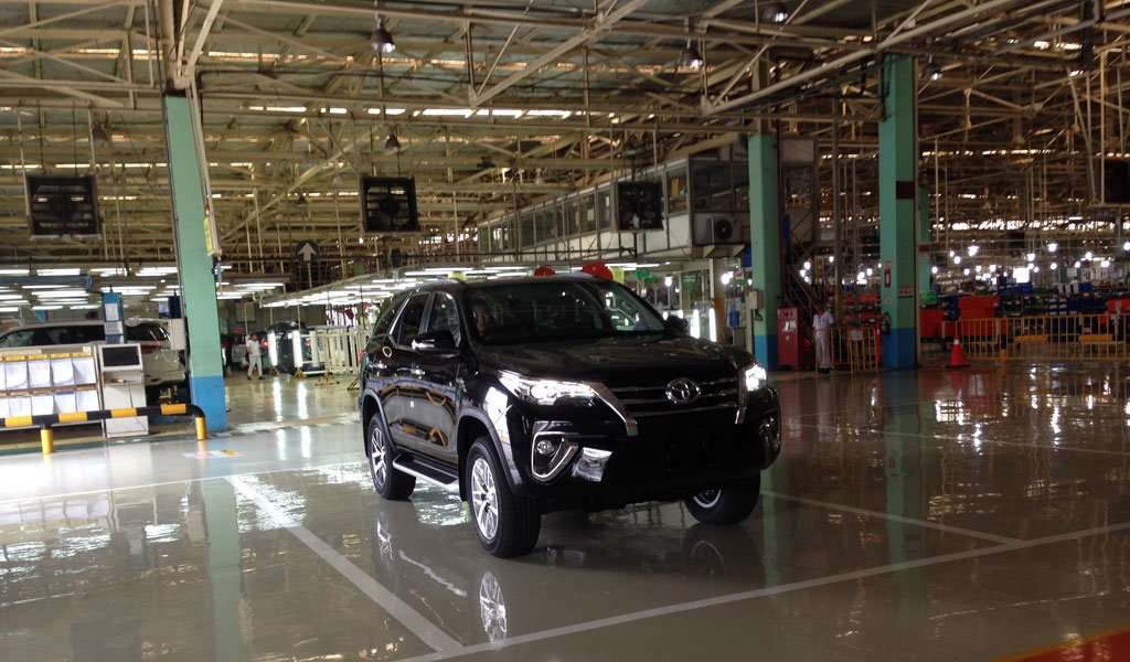 TMMIN Targetkan Fortuner 85% Konten Lokal, Harganya? TMMIN Targetkan Fortuner 85% Konten Lokal, Harganya?