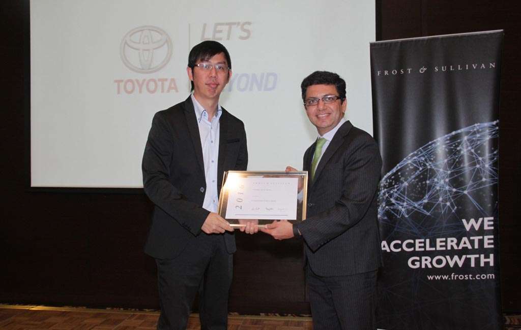 Toyota Kijang Innova, Car of the Year 2016 Versi Frost & Sullivan Toyota Kijang Innova, Car of the Year 2016 Versi Frost & Sullivan