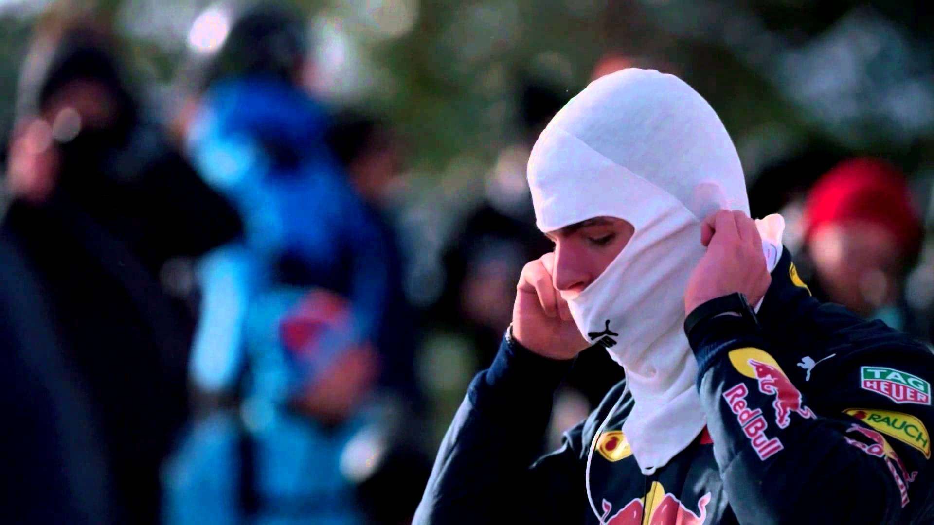 Video: Aksi Verstappen dengan Mobil F1 di Salju Video: Aksi Verstappen dengan Mobil F1 di Salju