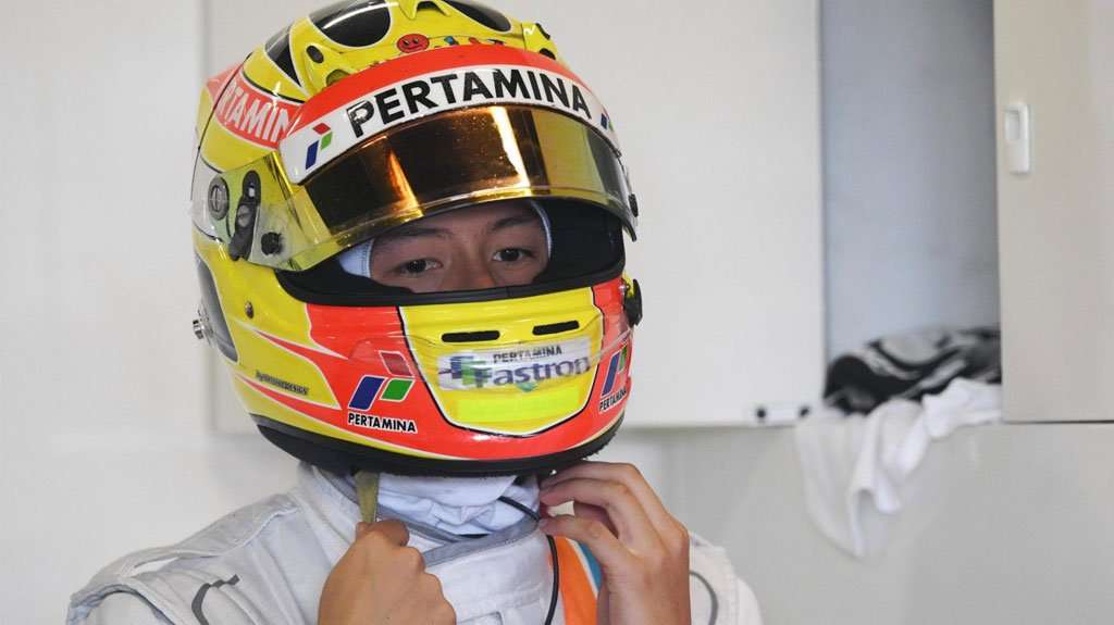 Rio Haryanto Lakoni Tes Hari Kedua di Barcelona Rio Haryanto Lakoni Tes Hari Kedua di Barcelona