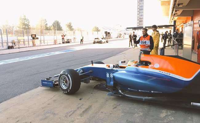Rio Haryanto Coba Sasis Baru Manor MRT05 Rio Haryanto Coba Sasis Baru Manor MRT05