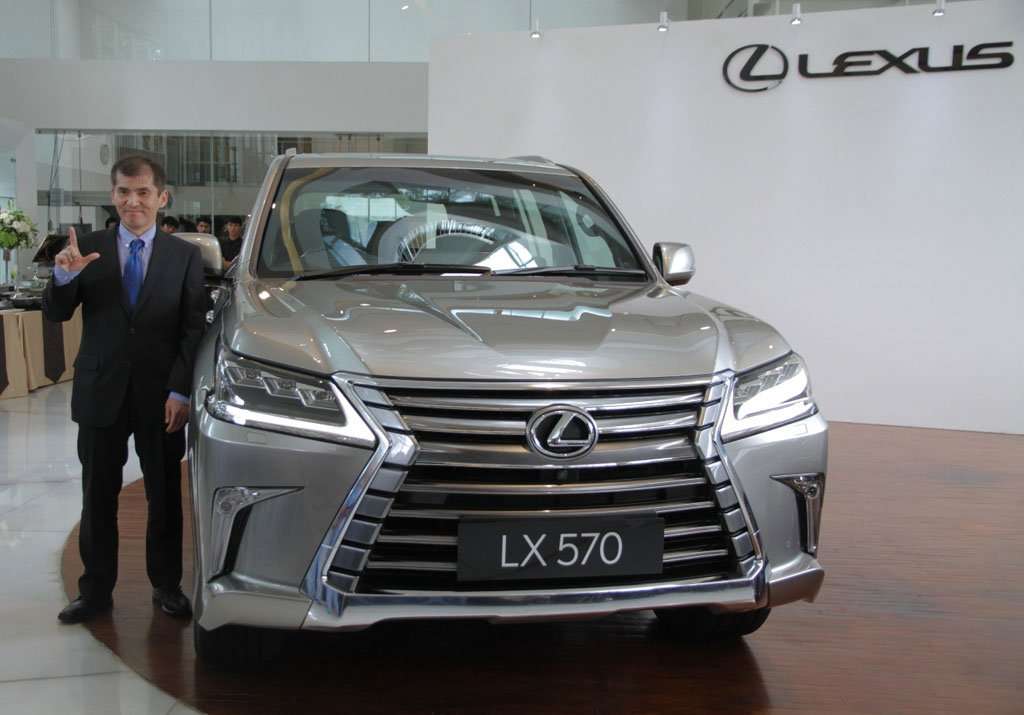 Bincang-Bincang dengan Koyari-san, Chief Engineer All New Lexus LX 570 Bincang-Bincang dengan Koyari-san, Chief Engineer All New Lexus LX 570