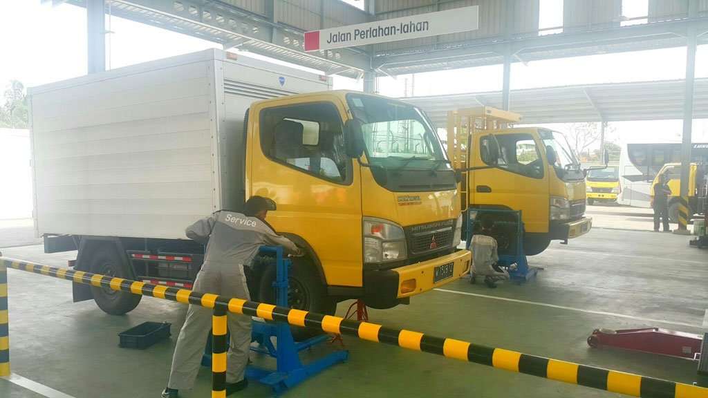 Mitsubishi Fuso Kuasai 46,4% Market Share Jawa Timur Mitsubishi Fuso Kuasai 46,4% Market Share Jawa Timur