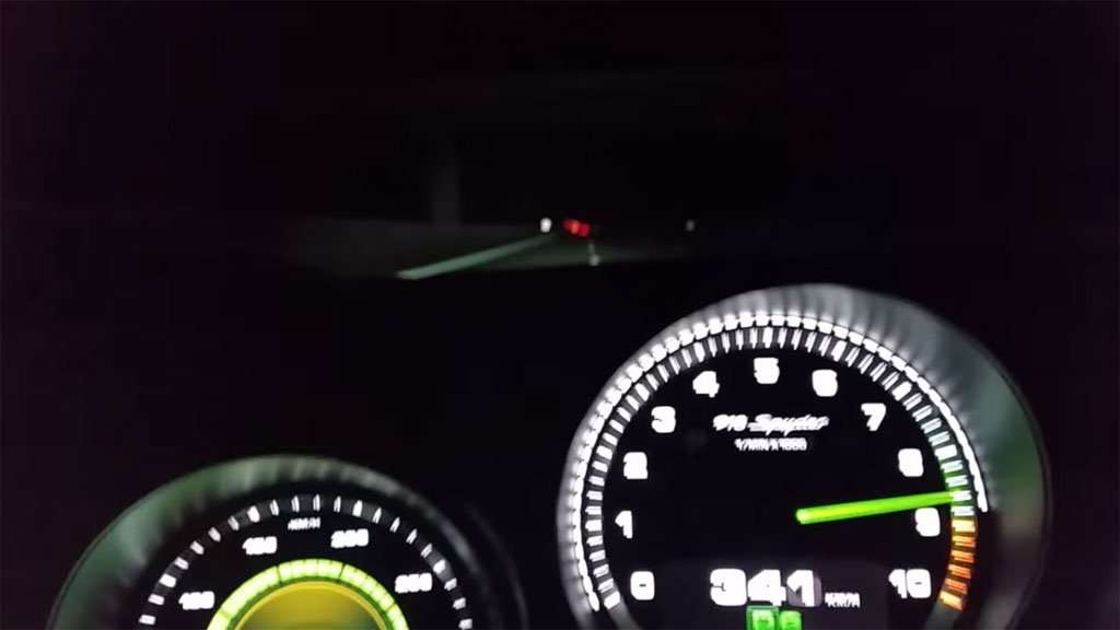 Video: Porsche 918 Spyder Sentuh 346 km/jam di Autobahn Video: Porsche 918 Spyder Sentuh 346 km/jam di Autobahn