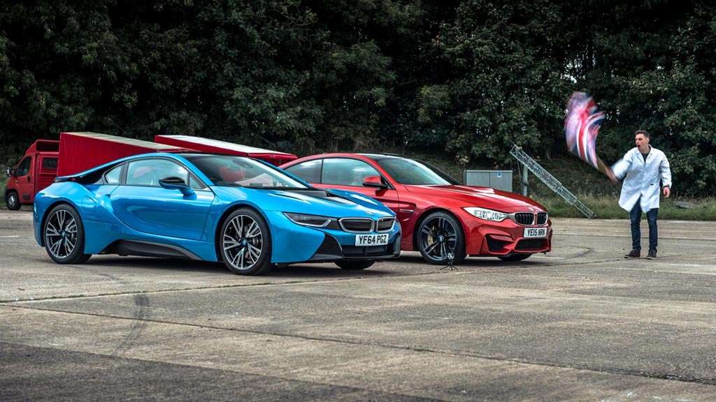 Video: BMW i8 vs M4, Siapa yang Lebih Cepat? Video: BMW i8 vs M4, Siapa yang Lebih Cepat?