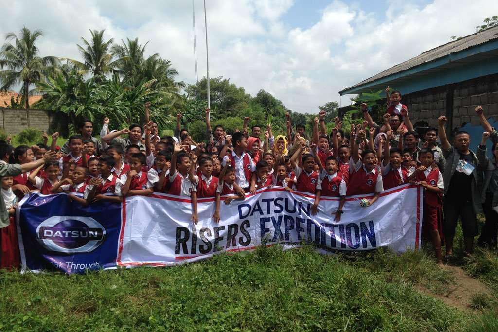 Datsun Gelar CSR, Bagikan Buku dan Fasilitas Sekolah Datsun Gelar CSR, Bagikan Buku dan Fasilitas Sekolah
