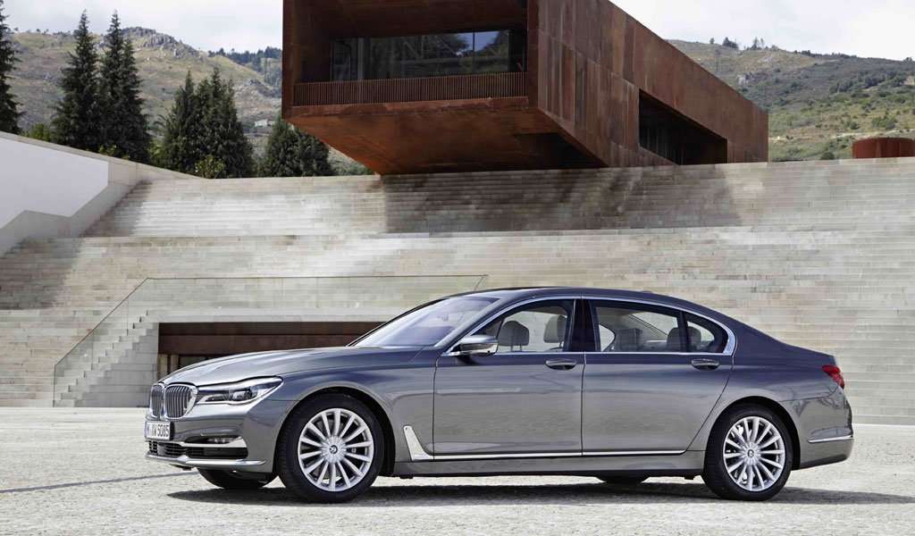 BMW Tampilkan 11 Model Andalan di IIMS 2016 BMW Tampilkan 11 Model Andalan di IIMS 2016