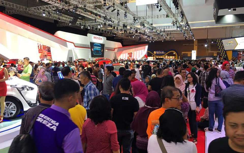 Pengunjung IIMS 2016 Hingga Hari ke-4 Capai 108.030 Orang Pengunjung IIMS 2016 Hingga Hari ke-4 Capai 108.030 Orang