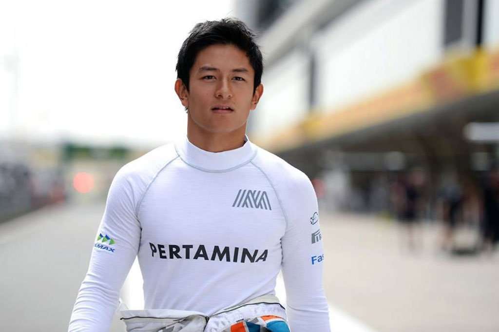 Rio Haryanto dan Pascal Fokus Uji Ban Rio Haryanto dan Pascal Fokus Uji Ban