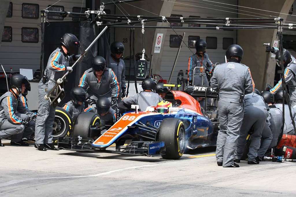 Mobil Rio Haryanto Dinilai Belum Tampil 100% Mobil Rio Haryanto Dinilai Belum Tampil 100%