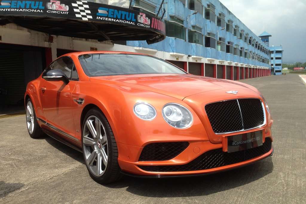 Bentley Continental GT V8 S Mengaspal di Indonesia Bentley Continental GT V8 S Mengaspal di Indonesia