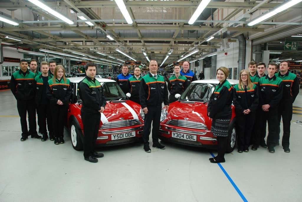 MINI Rayakan 15 Tahun Produksi MINI Hatchback MINI Rayakan 15 Tahun Produksi MINI Hatchback