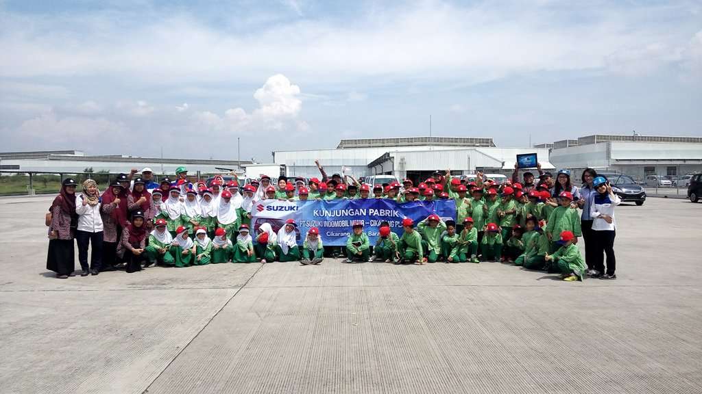 Suzuki Undang 10.000 Pelajar Kunjungi Pabrik Suzuki Undang 10.000 Pelajar Kunjungi Pabrik
