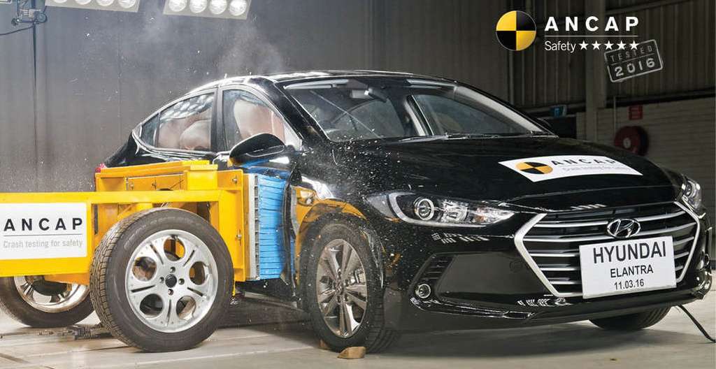 Hyundai Elantra Raih 5 Bintang di Peringkat ANCAP Hyundai Elantra Raih 5 Bintang di Peringkat ANCAP