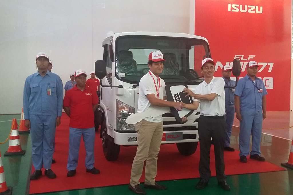 Isuzu Perkenalkan Truk Baru Elf NMR 71 Isuzu Perkenalkan Truk Baru Elf NMR 71