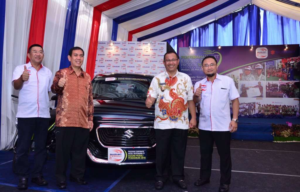 Suzuki Donasikan Unit dan Mesin untuk 7 SMK di Wilayah Sumatera Suzuki Donasikan Unit dan Mesin untuk 7 SMK di Wilayah Sumatera