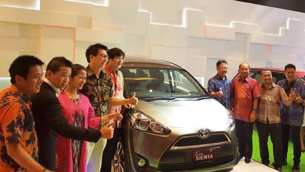 Toyota All New Sienta Akhiri Roadshow di Medan Toyota All New Sienta Akhiri Roadshow di Medan
