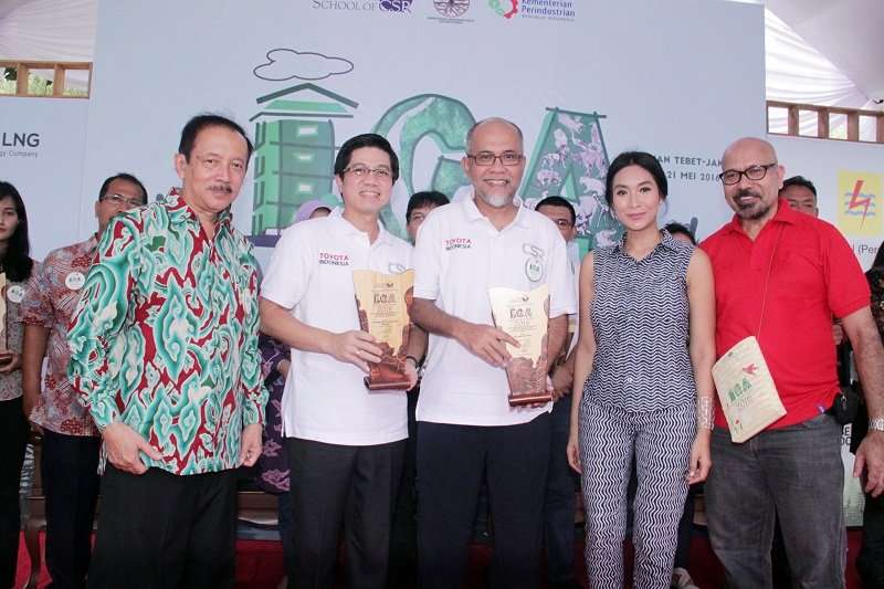 Toyota Indonesia Raih 11 Penghargaan Green Award 2016 Toyota Indonesia Raih 11 Penghargaan Green Award 2016