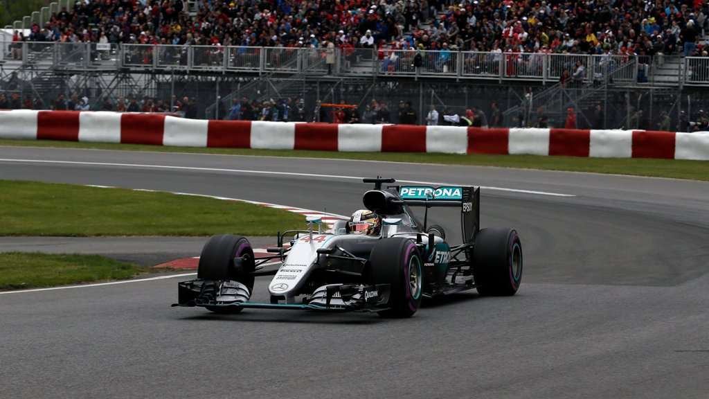 Hamilton Raih Pole Position, Rio Haryanto Barisan Belakang Hamilton Raih Pole Position, Rio Haryanto Barisan Belakang