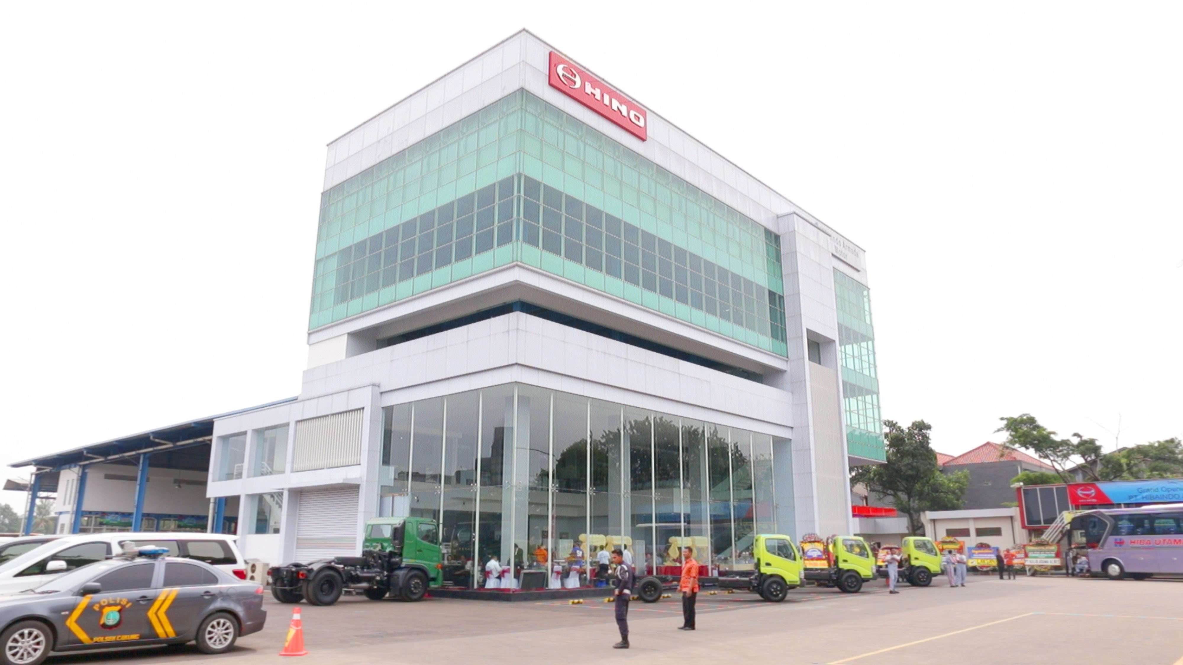 Hino Pertahankan Status Sebagai Pemimpin Pasar Selama 16 Tahun Hino Pertahankan Status Sebagai Pemimpin Pasar Selama 16 Tahun