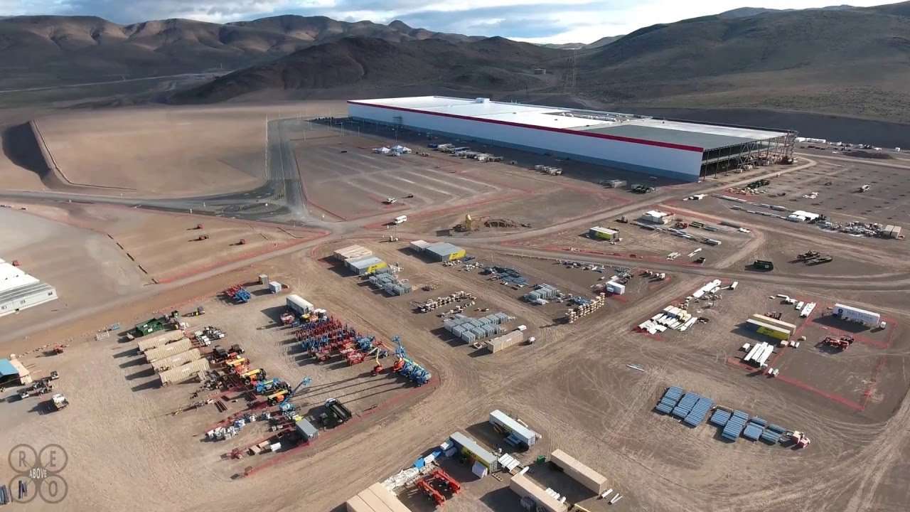 Video: Pabrik Baterai Terbesar Tesla Siap Dibuka Bulan Depan Video: Pabrik Baterai Terbesar Tesla Siap Dibuka Bulan Depan
