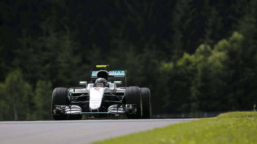 Rio Haryanto Turun, Rosberg Kuasai FP2 GP Austria Rio Haryanto Turun, Rosberg Kuasai FP2 GP Austria