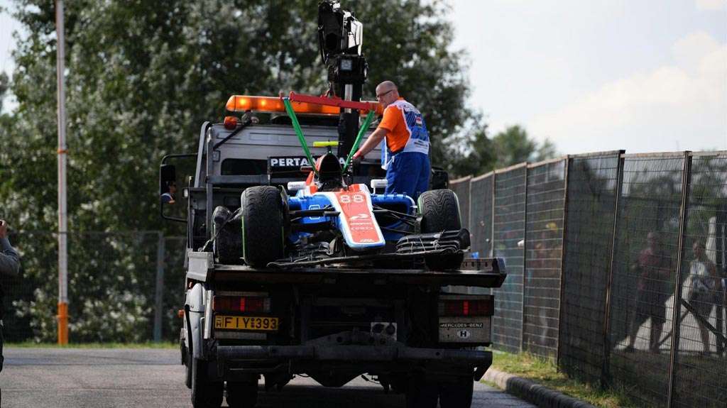 Rio Haryanto Alami Benturan Sebesar 1,32 Ton! Rio Haryanto Alami Benturan Sebesar 1,32 Ton!