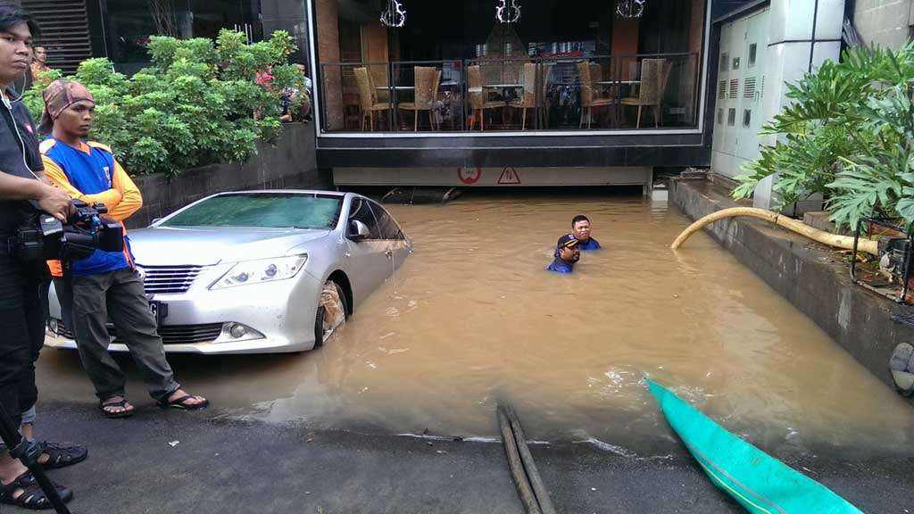 Kendaraan Terkena Banjir di Kemang, Dapat Asuransi? Kendaraan Terkena Banjir di Kemang, Dapat Asuransi?